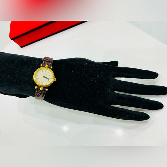 Ladies GUCCI SHERRY LINE watch❤️🧡💚 - Picture 3 of 14